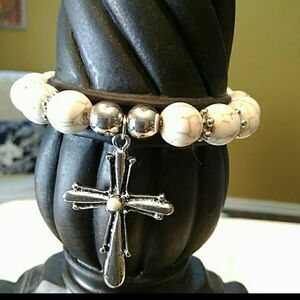 Cross charm bracelet 